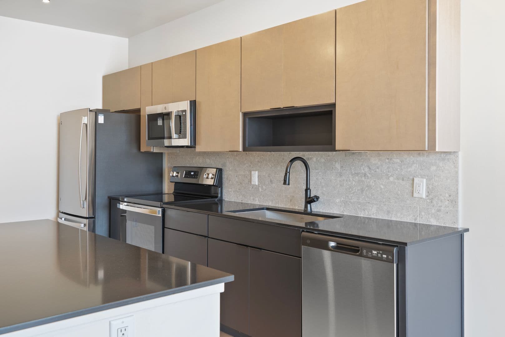 Oshkosh Apartment: 417 Marion Road