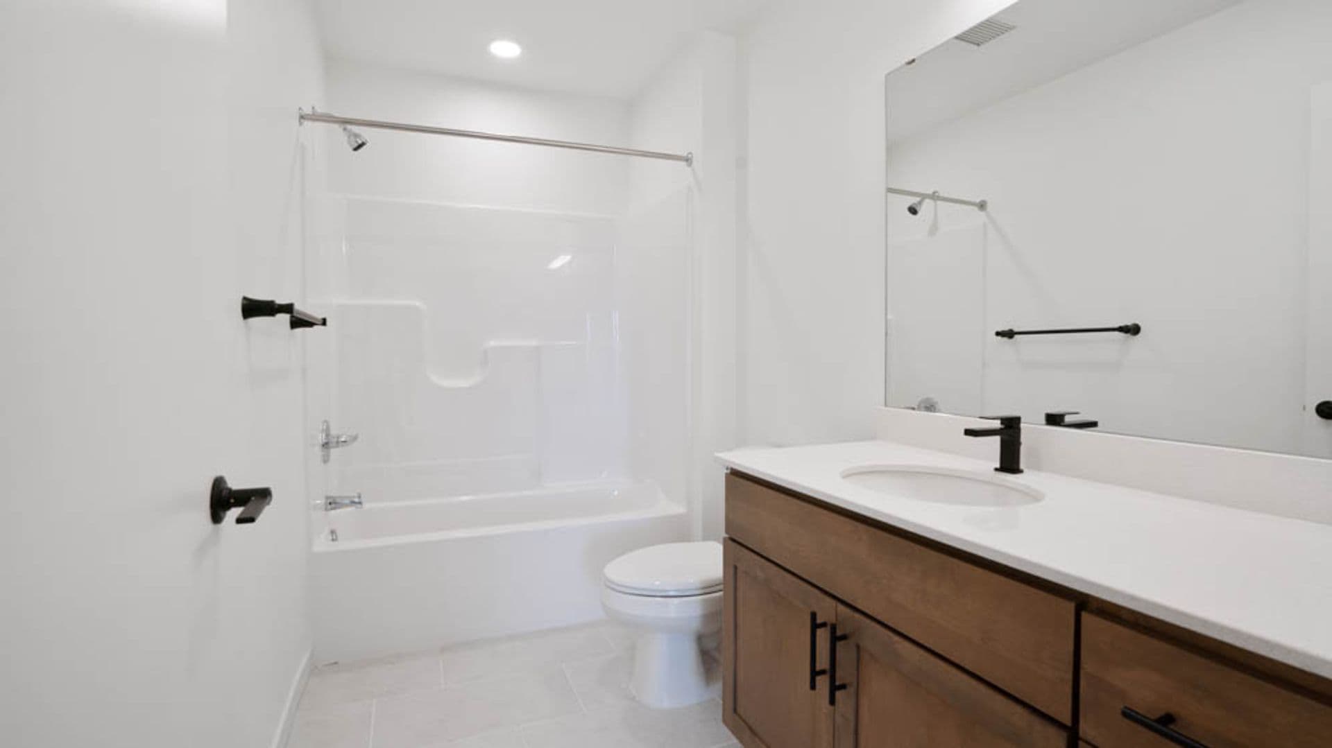 Eau Claire Apartment: 100 N Farwell Street