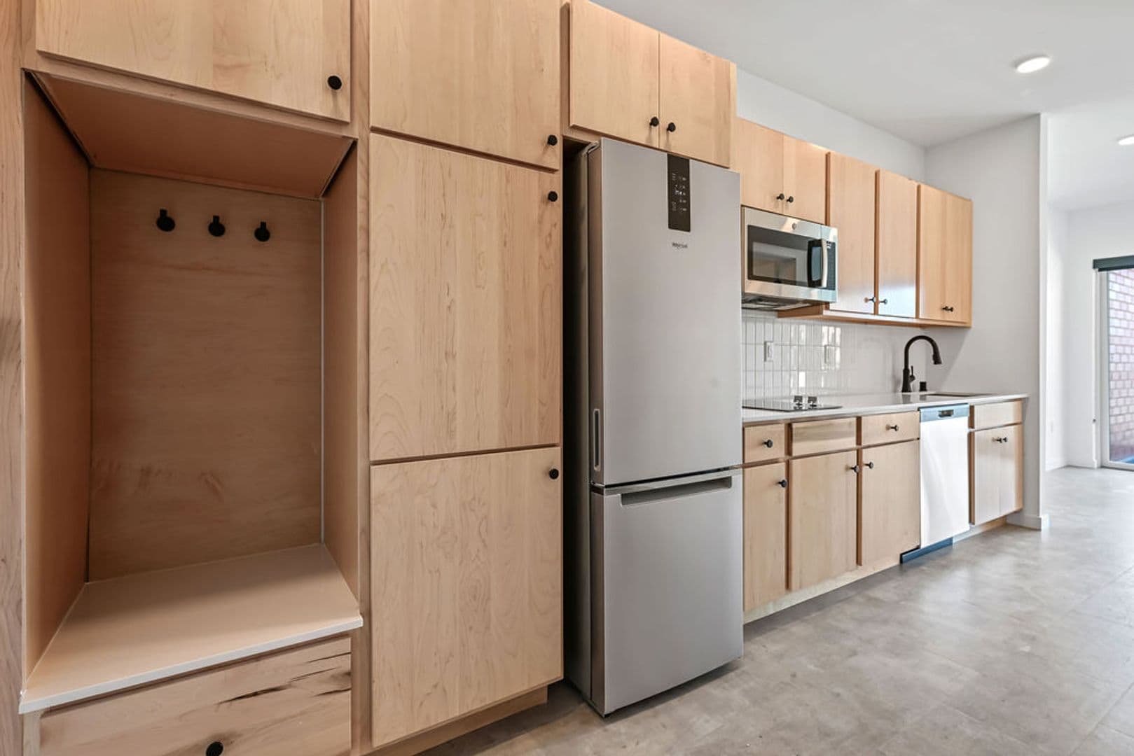 Ashwaubenon Apartment: 686 Mike McCarthy Way