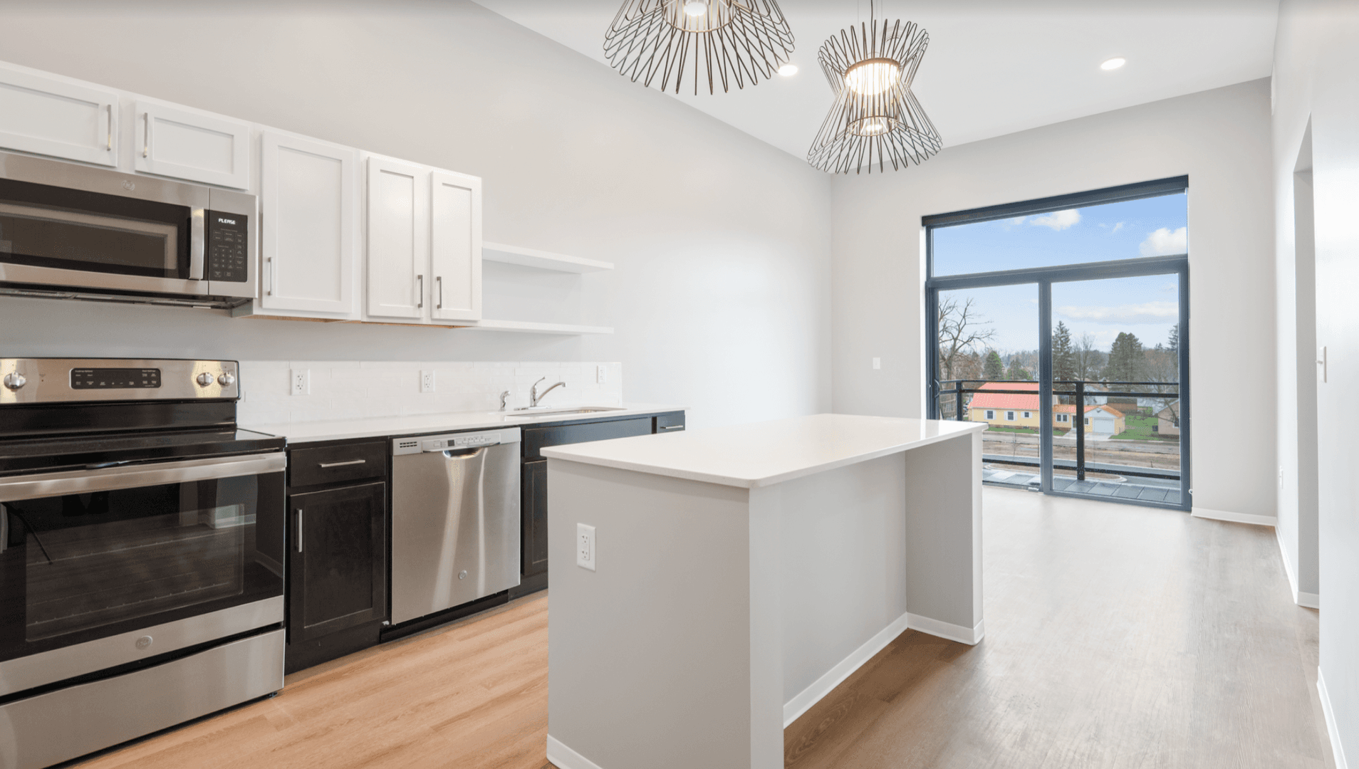 Stevens Point Apartment: 1020 Centerpoint Drive
