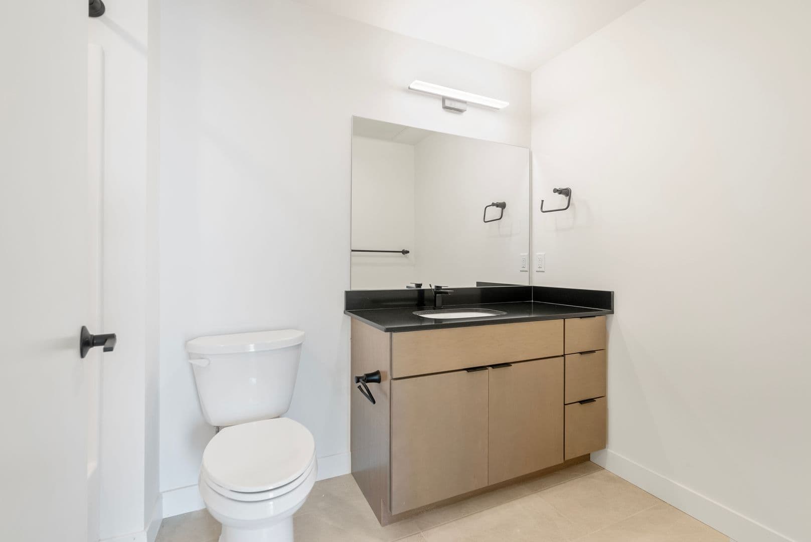 Oshkosh Apartment: 417 Marion Road
