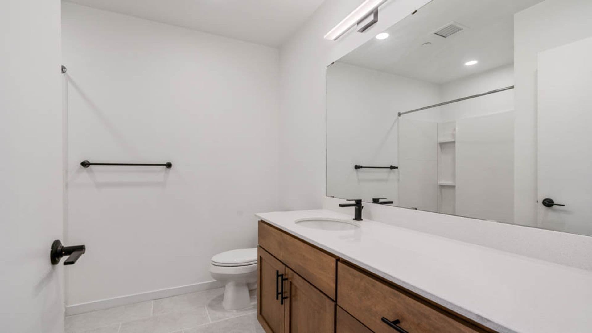 Eau Claire Apartment: 100 N Farwell Street