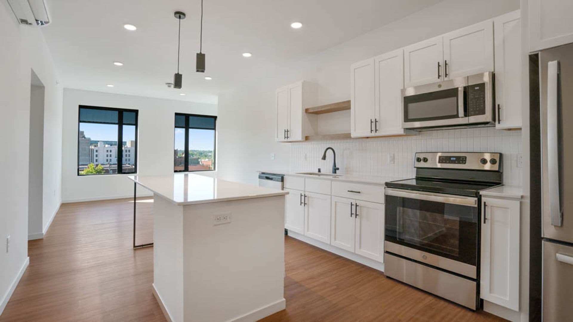Eau Claire Apartment: 100 N Farwell Street