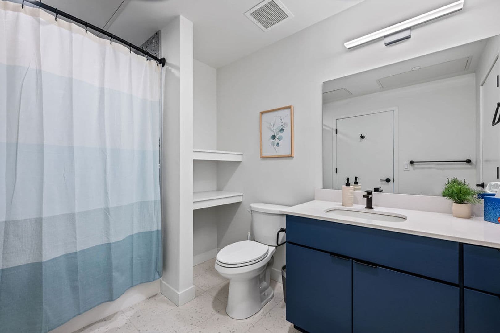 Oshkosh Apartment: 417 Marion Road