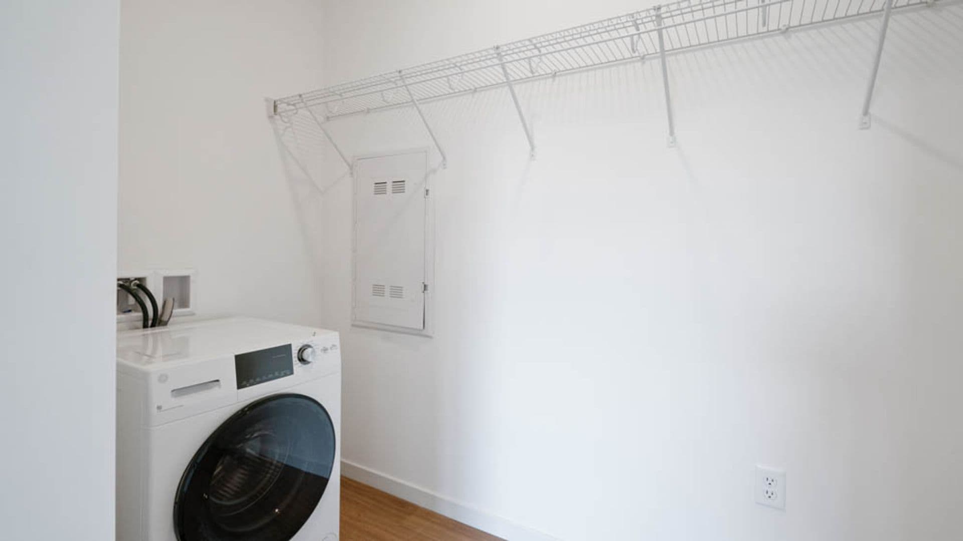 Eau Claire Apartment: 100 N Farwell Street