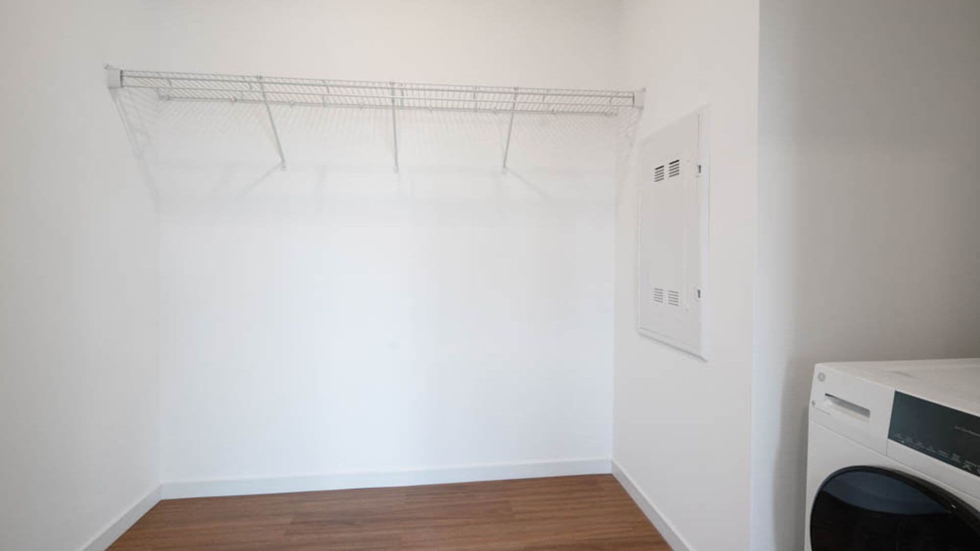 Eau Claire Apartment: 100 N Farwell Street