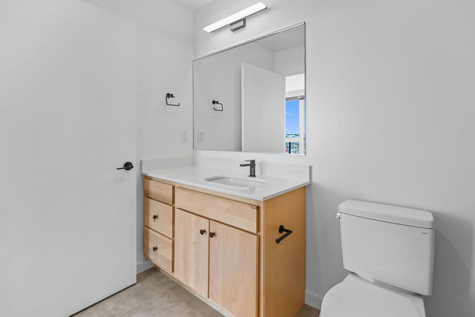 Ashwaubenon Apartment: 686 Mike McCarthy Way