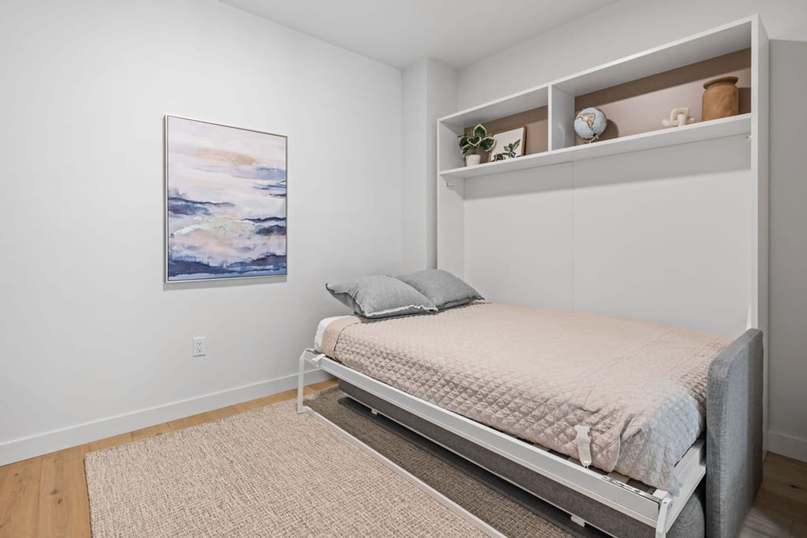 Oshkosh Apartment: 417 Marion Road