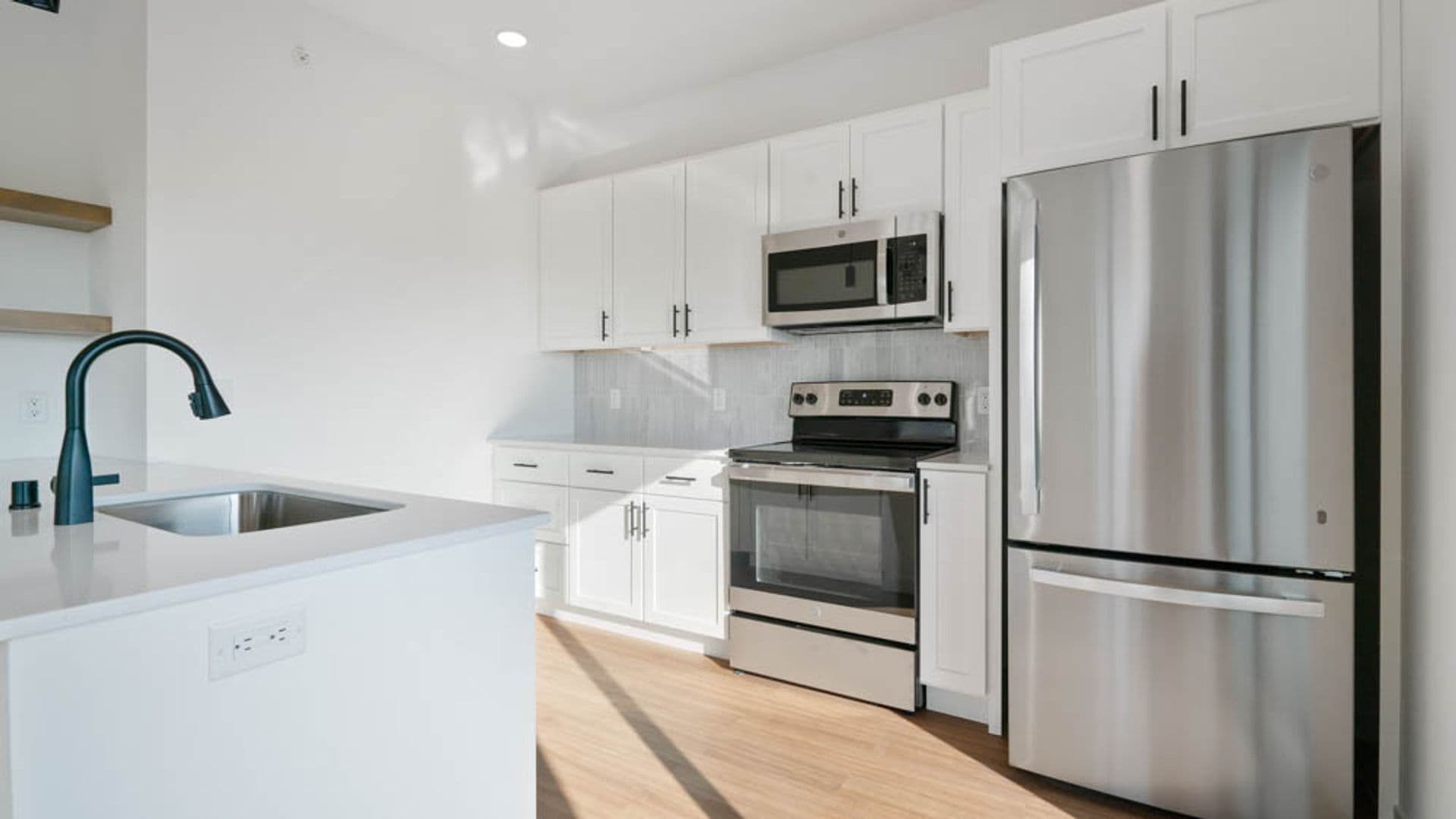 Eau Claire Apartment: 100 N Farwell Street