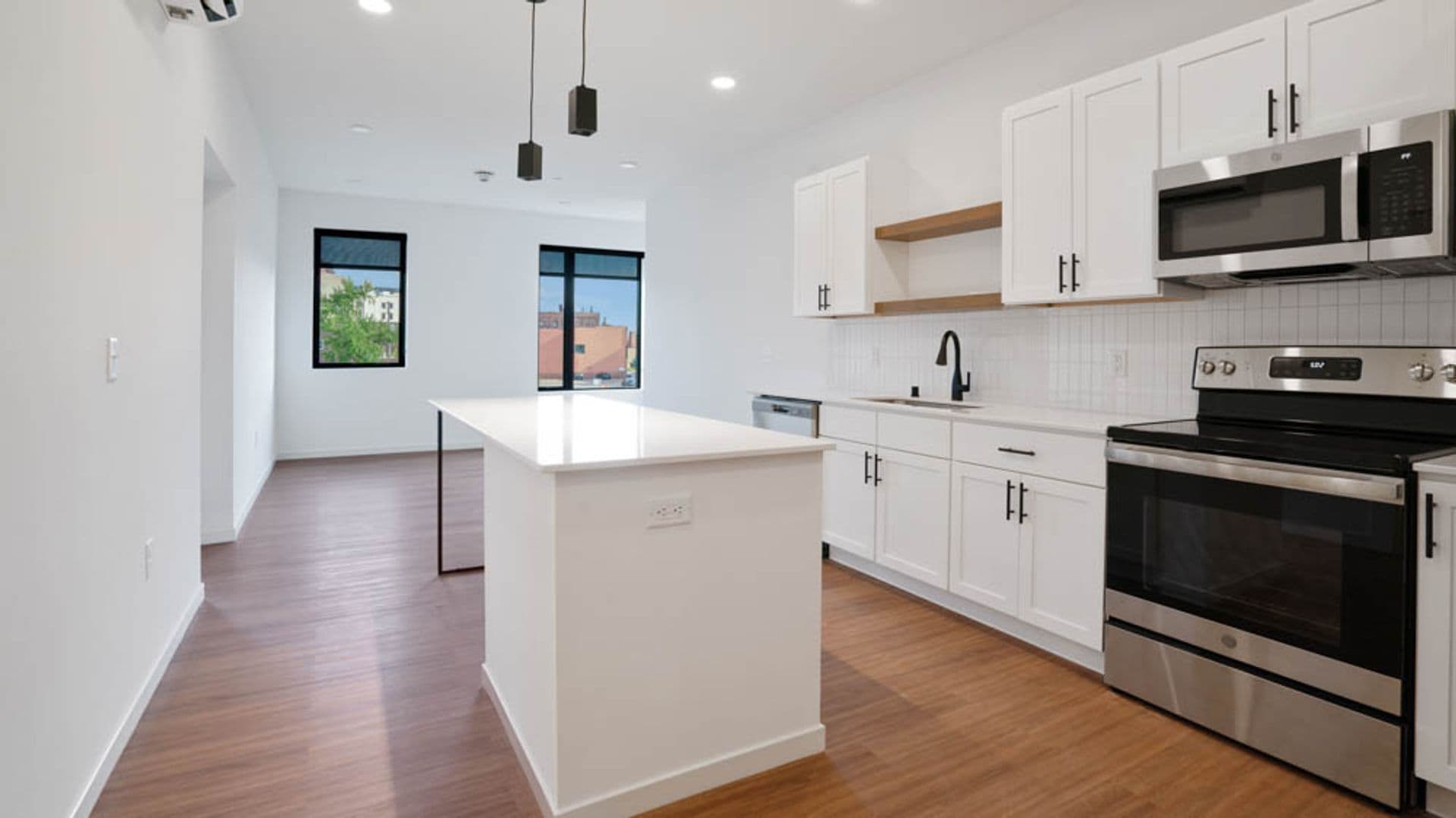 Eau Claire Apartment: 100 N Farwell Street