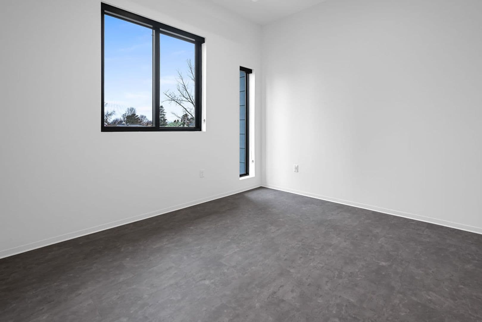 Stevens Point Apartment: 1020 Centerpoint Drive