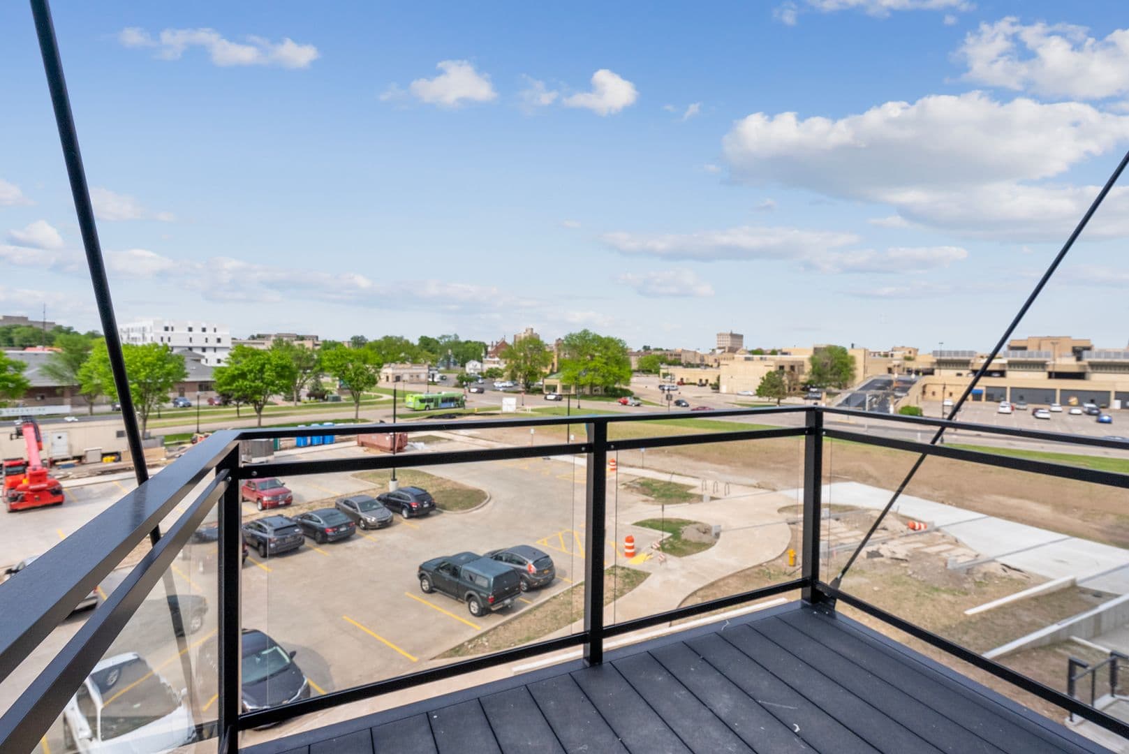 Oshkosh Apartment: 417 Marion Road