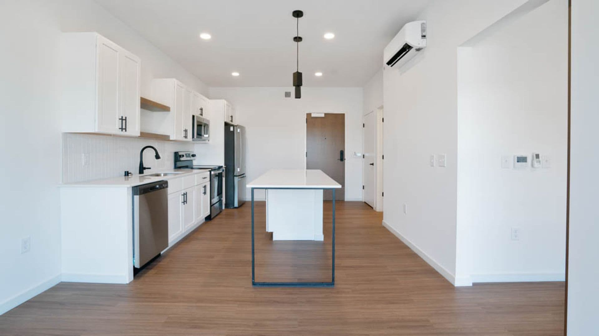 Eau Claire Apartment: 100 N Farwell Street