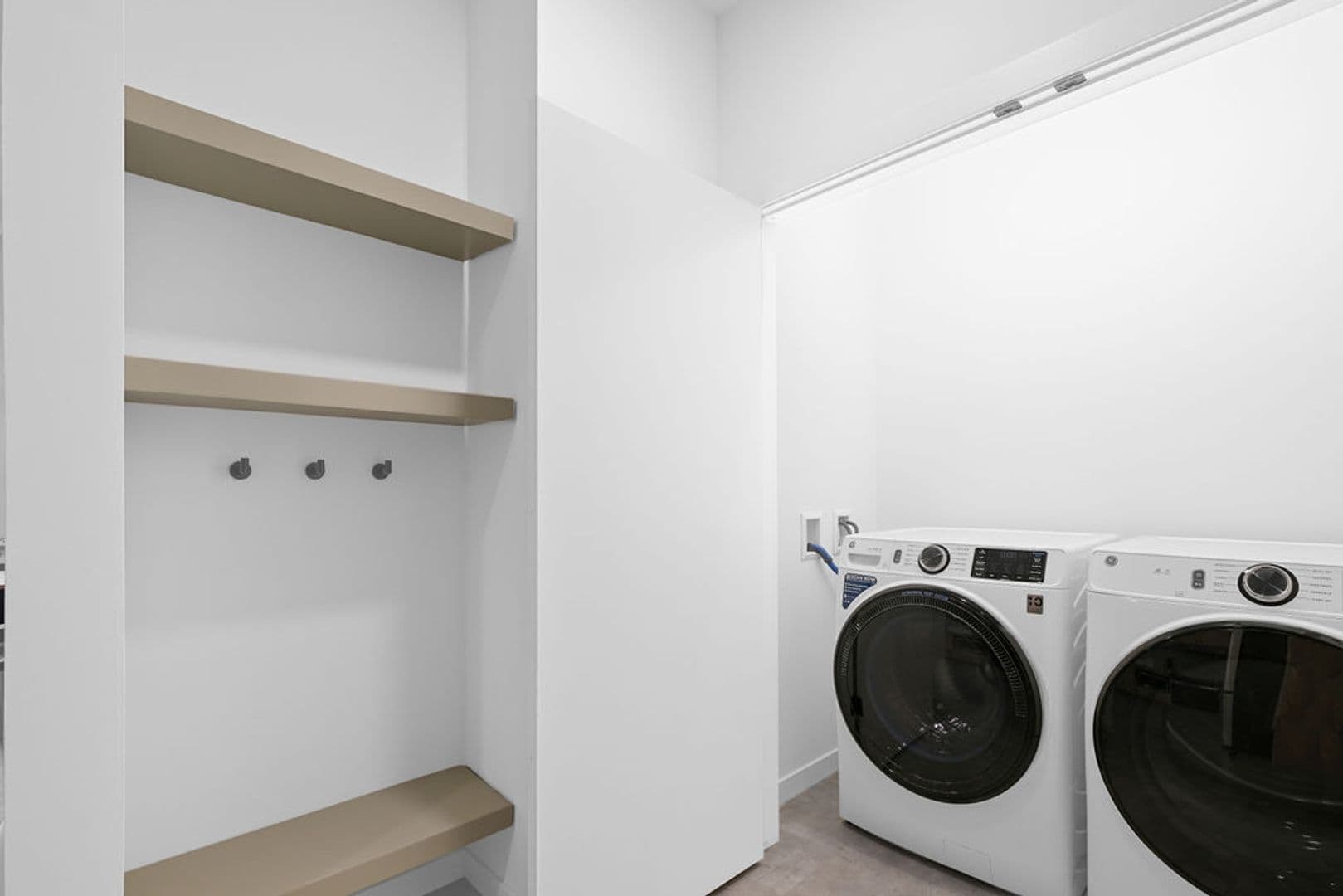 Ashwaubenon Apartment: 686 Mike McCarthy Way