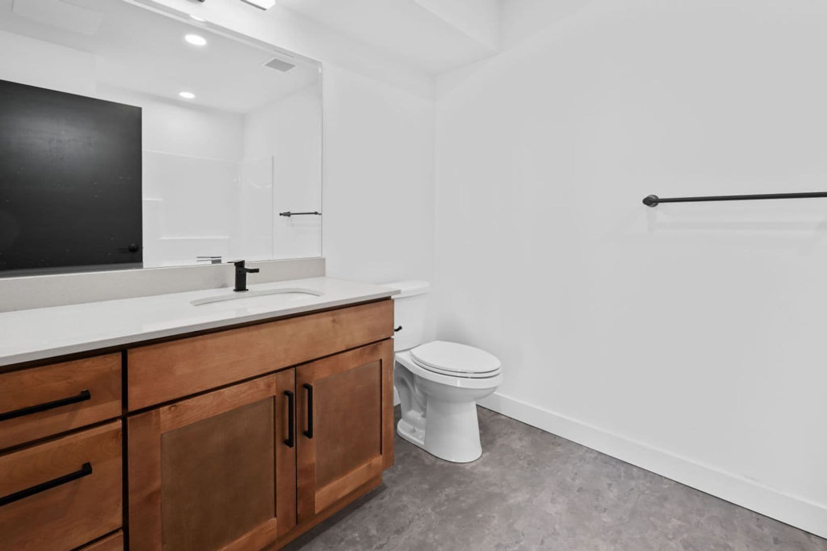 Burlington Apartment: 424 North 3rd Street