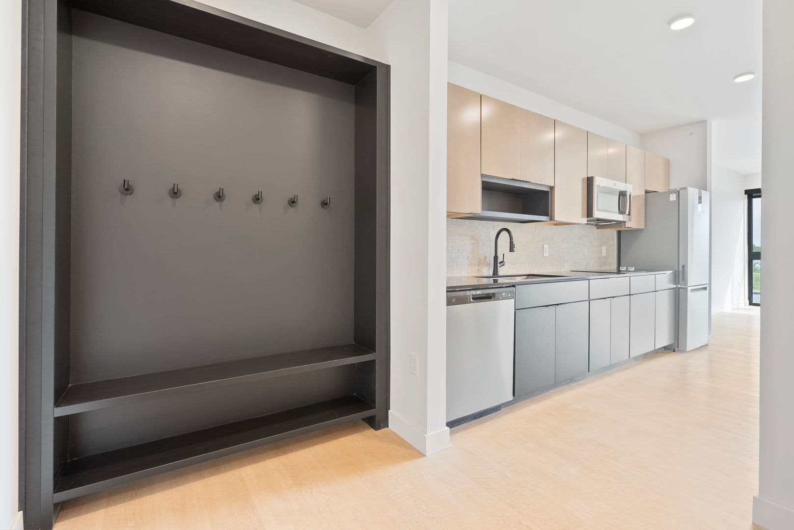 Oshkosh Apartment: 417 Marion Road