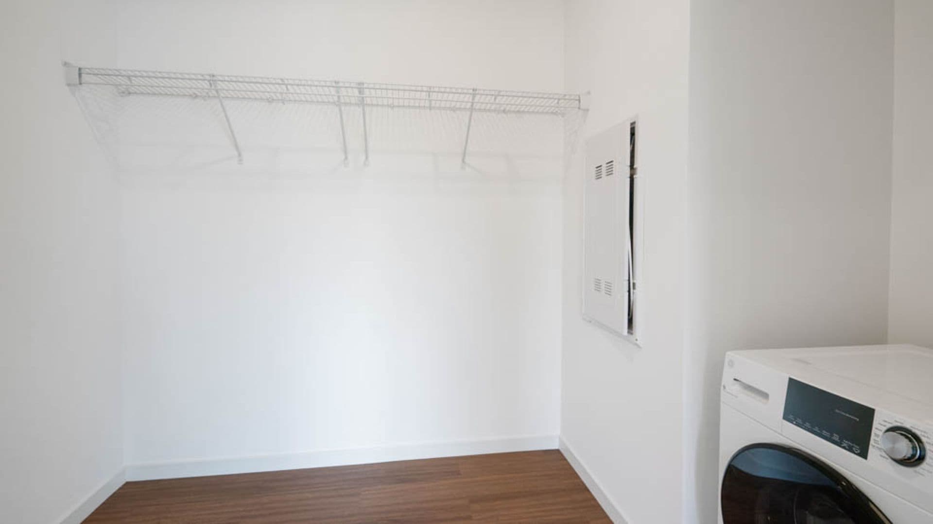 Eau Claire Apartment: 100 N Farwell Street
