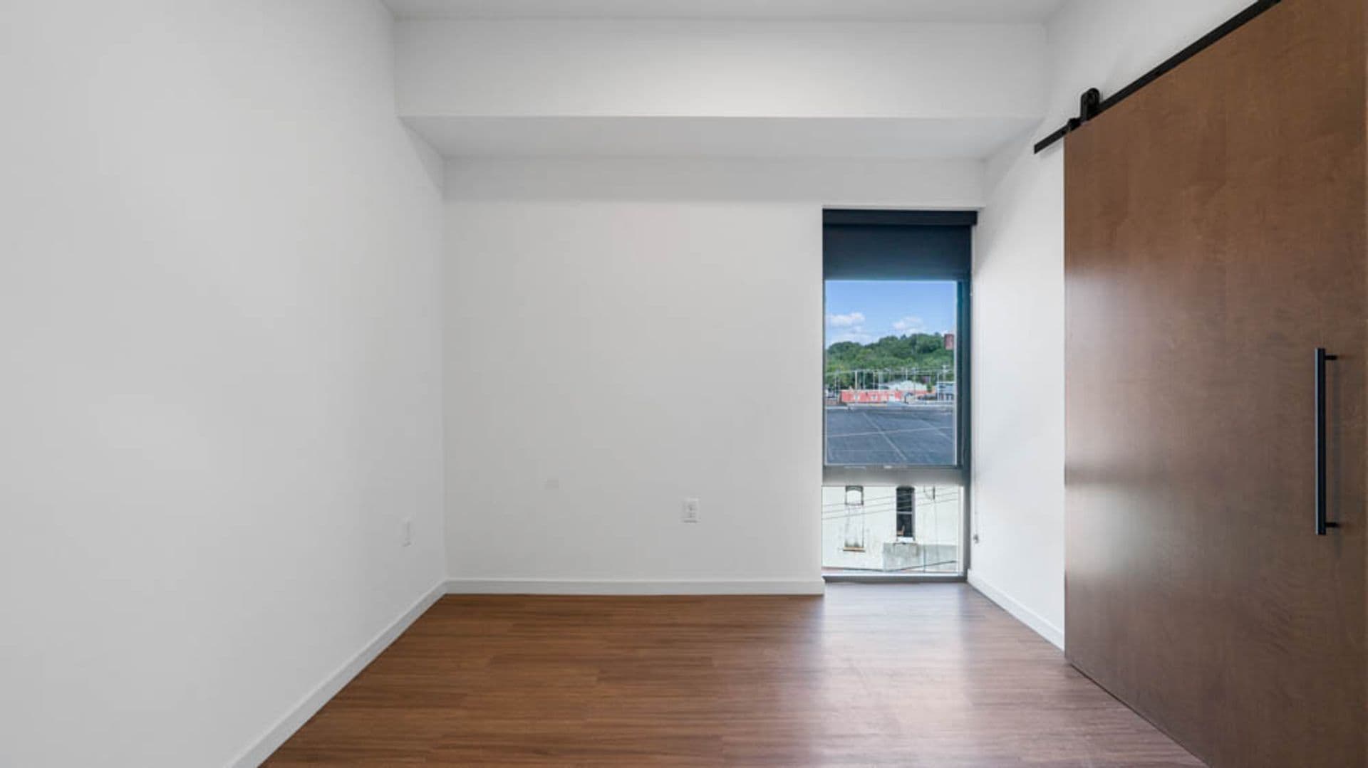 Eau Claire Apartment: 100 N Farwell Street