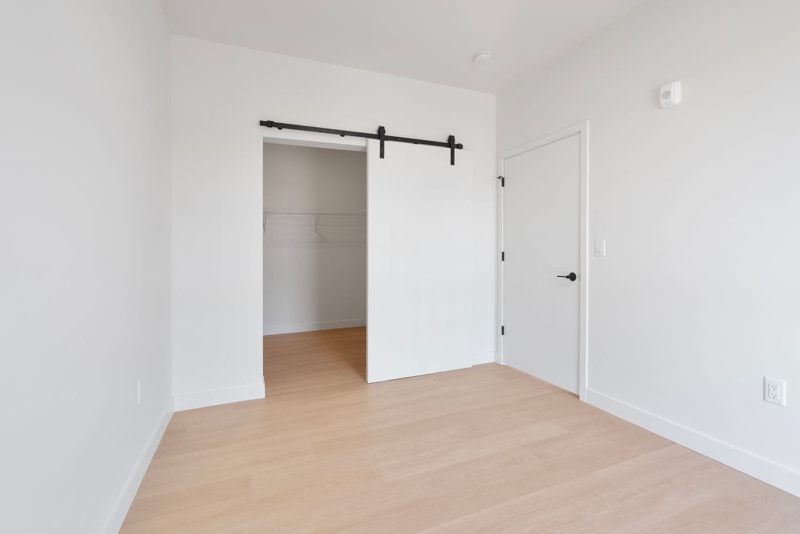 Oshkosh Apartment: 417 Marion Road