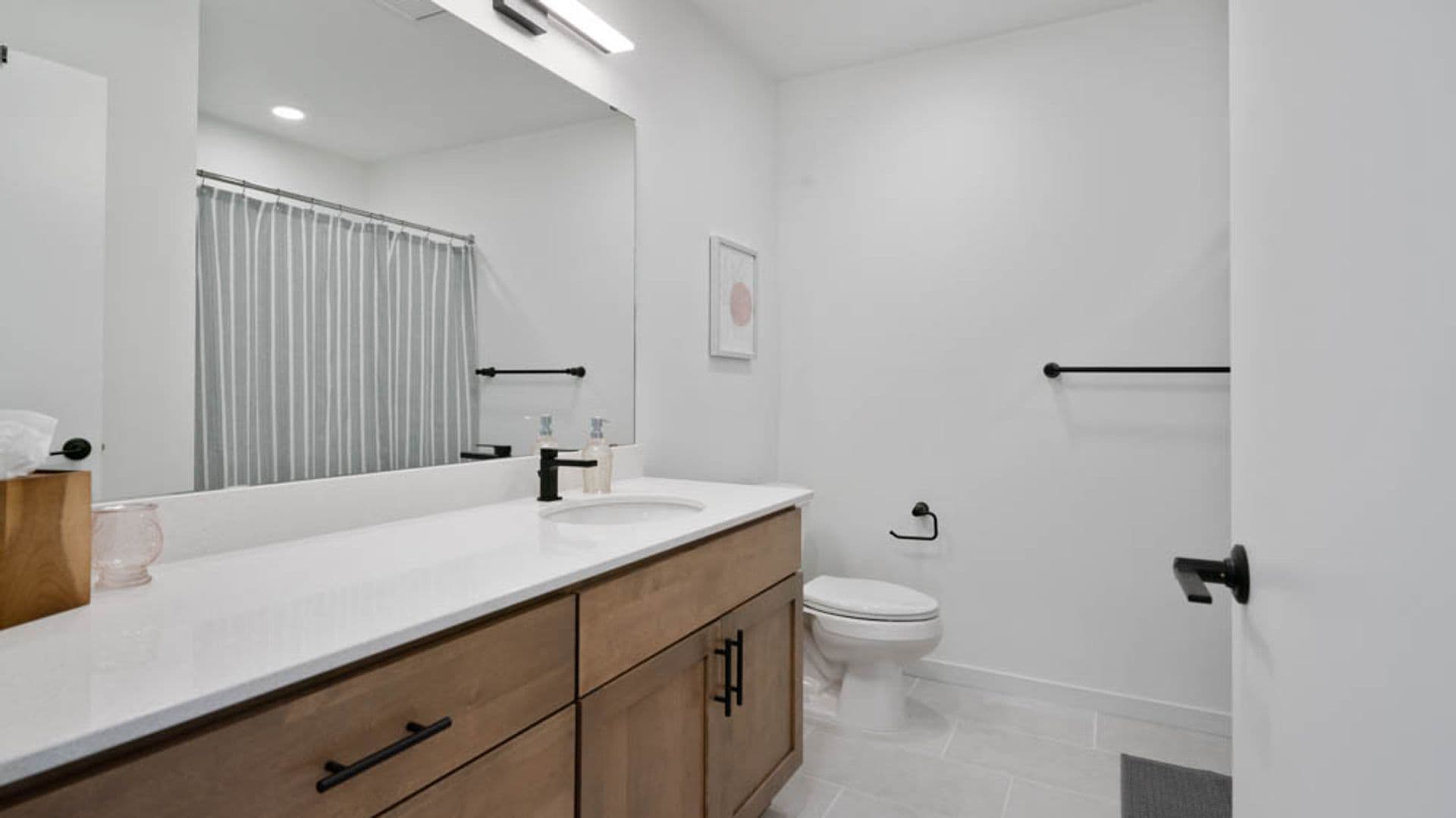 Eau Claire Apartment: 100 N Farwell Street