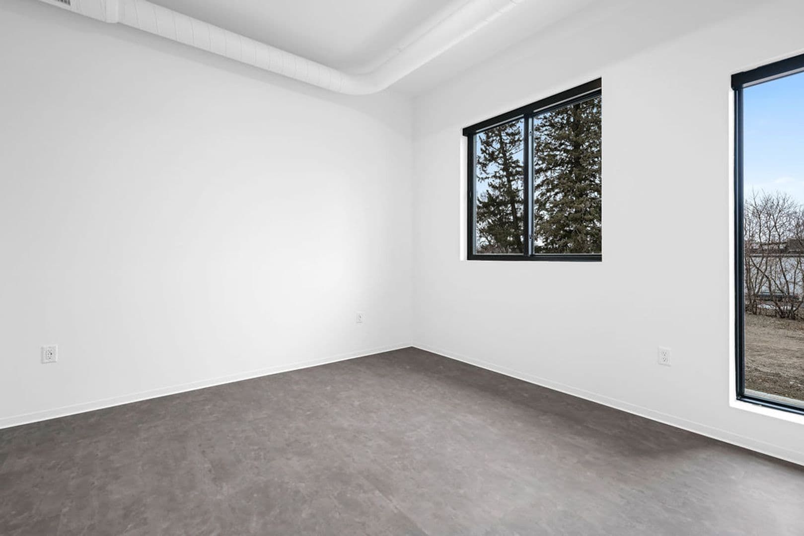Stevens Point Apartment: 1020 Centerpoint Drive