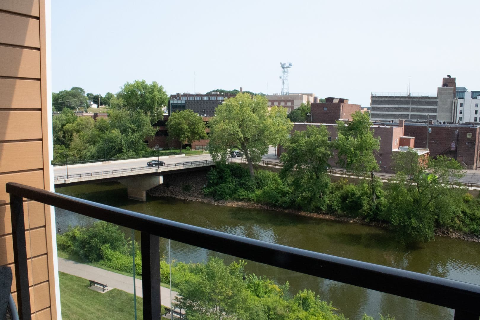 Eau Claire Apartment: 100 N Farwell Street