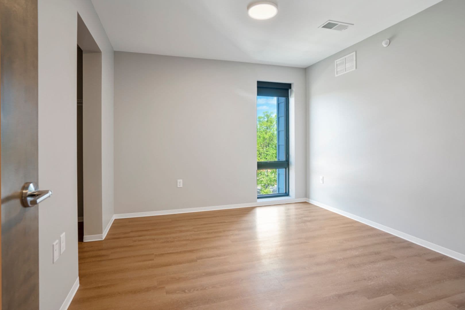 Stevens Point Apartment: 1020 Centerpoint Drive