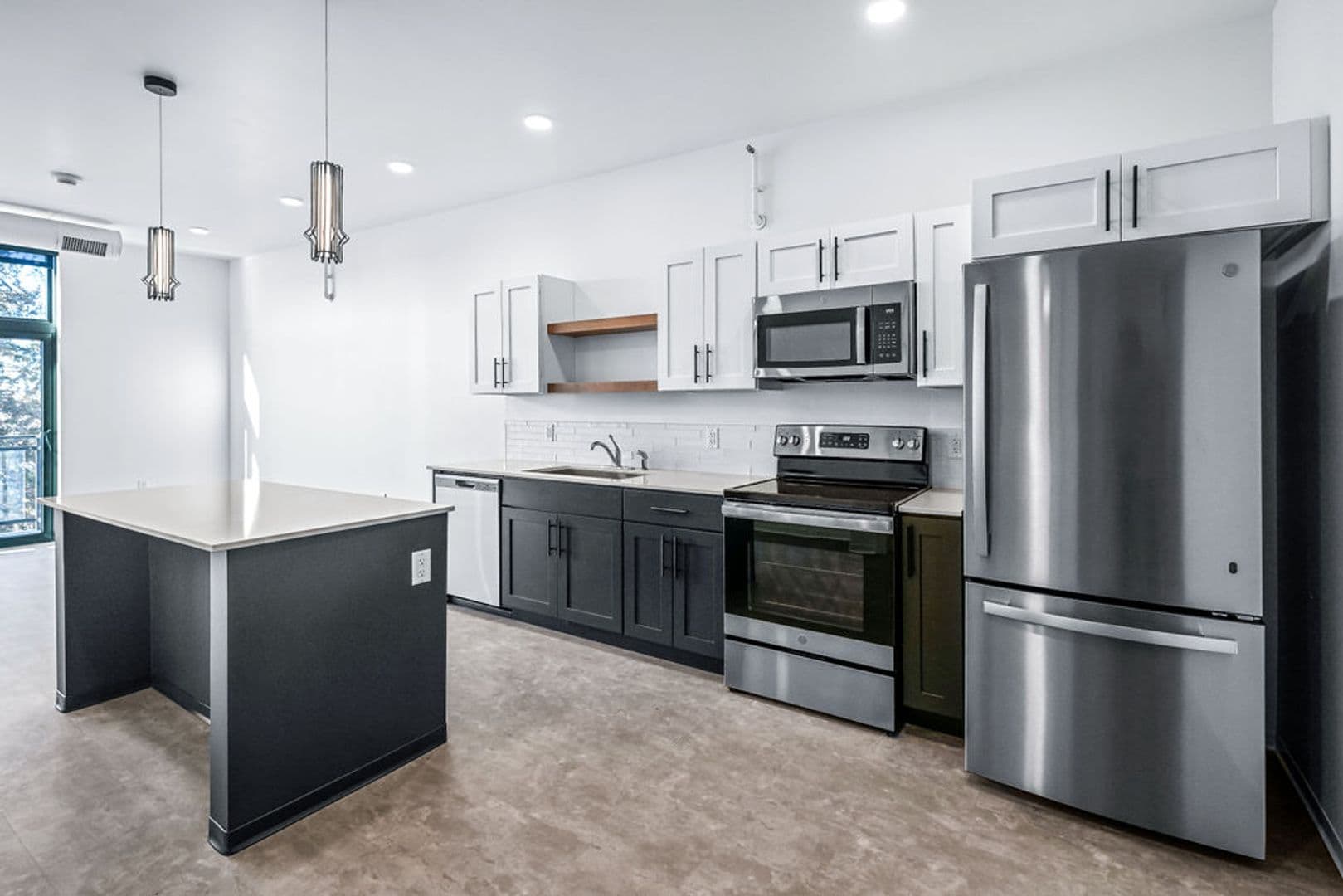Stevens Point Apartment: 1020 Centerpoint Drive