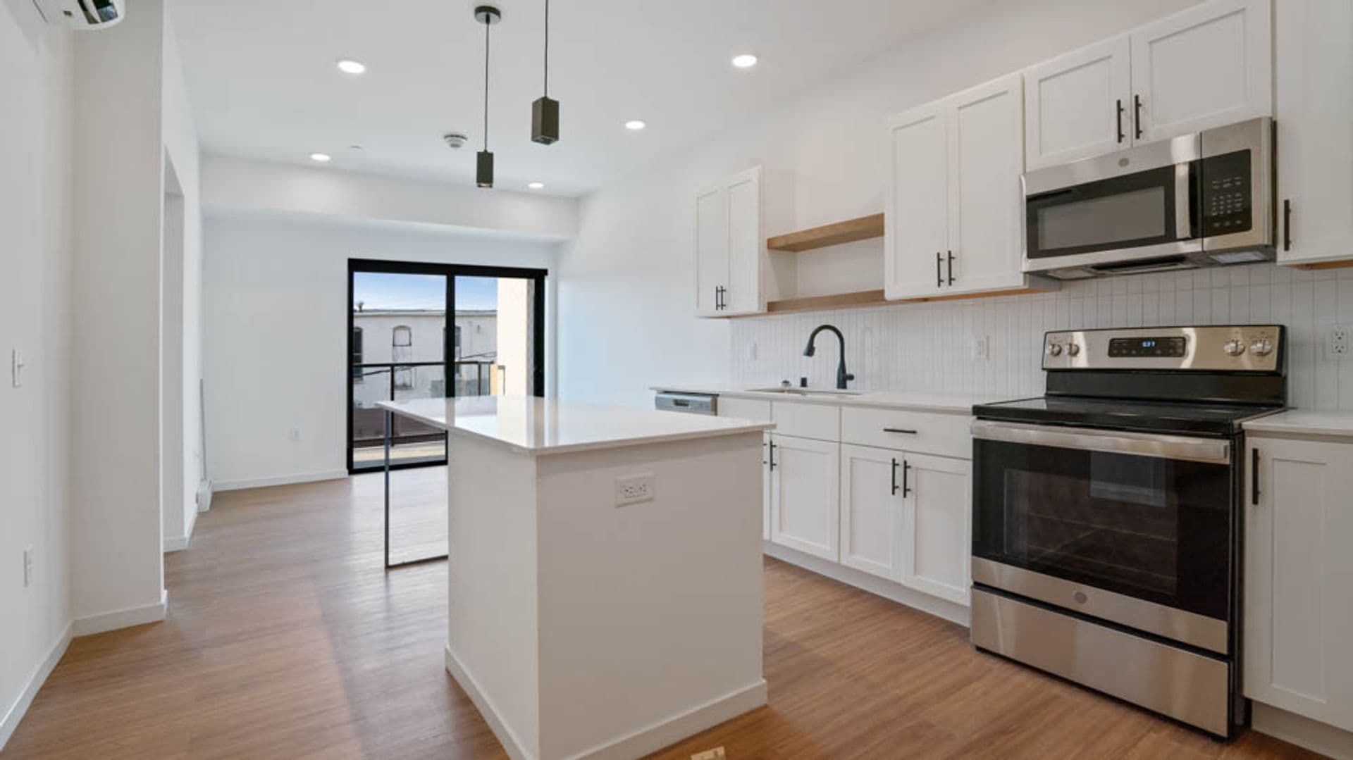 Eau Claire Apartment: 100 N Farwell Street