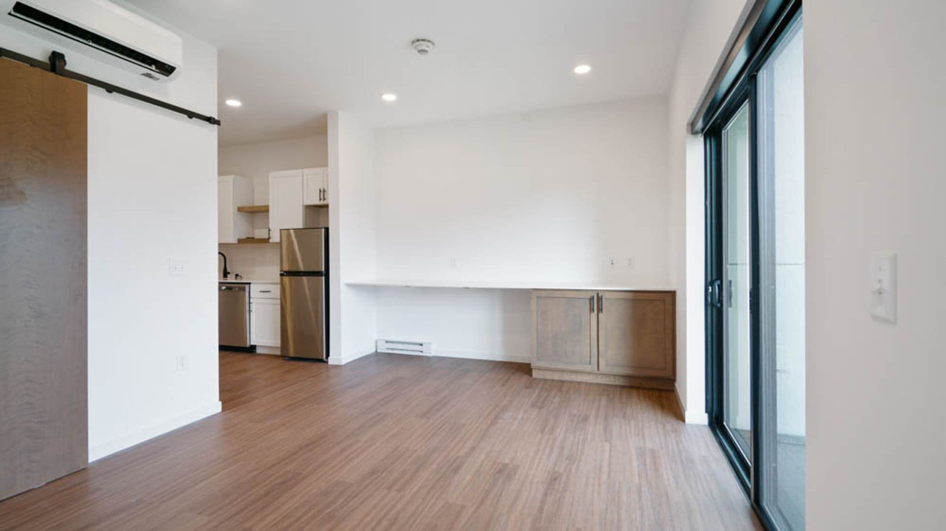 Eau Claire Apartment: 100 N Farwell Street