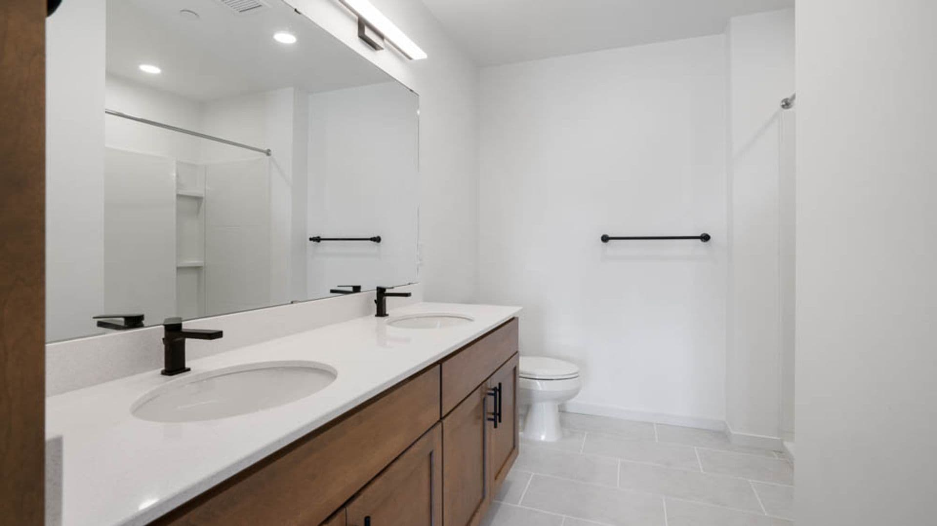 Eau Claire Apartment: 100 N Farwell Street