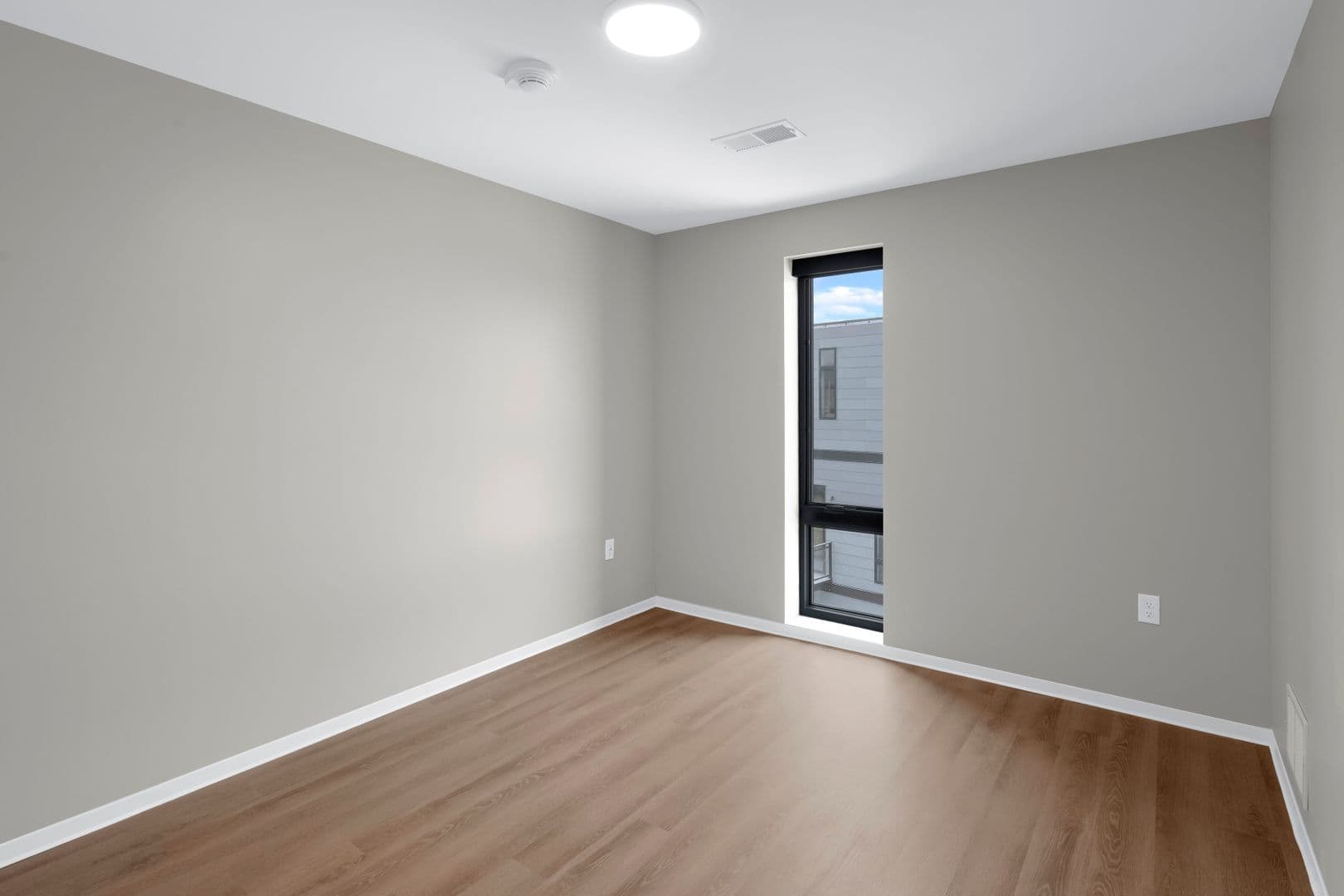 Stevens Point Apartment: 1020 Centerpoint Drive