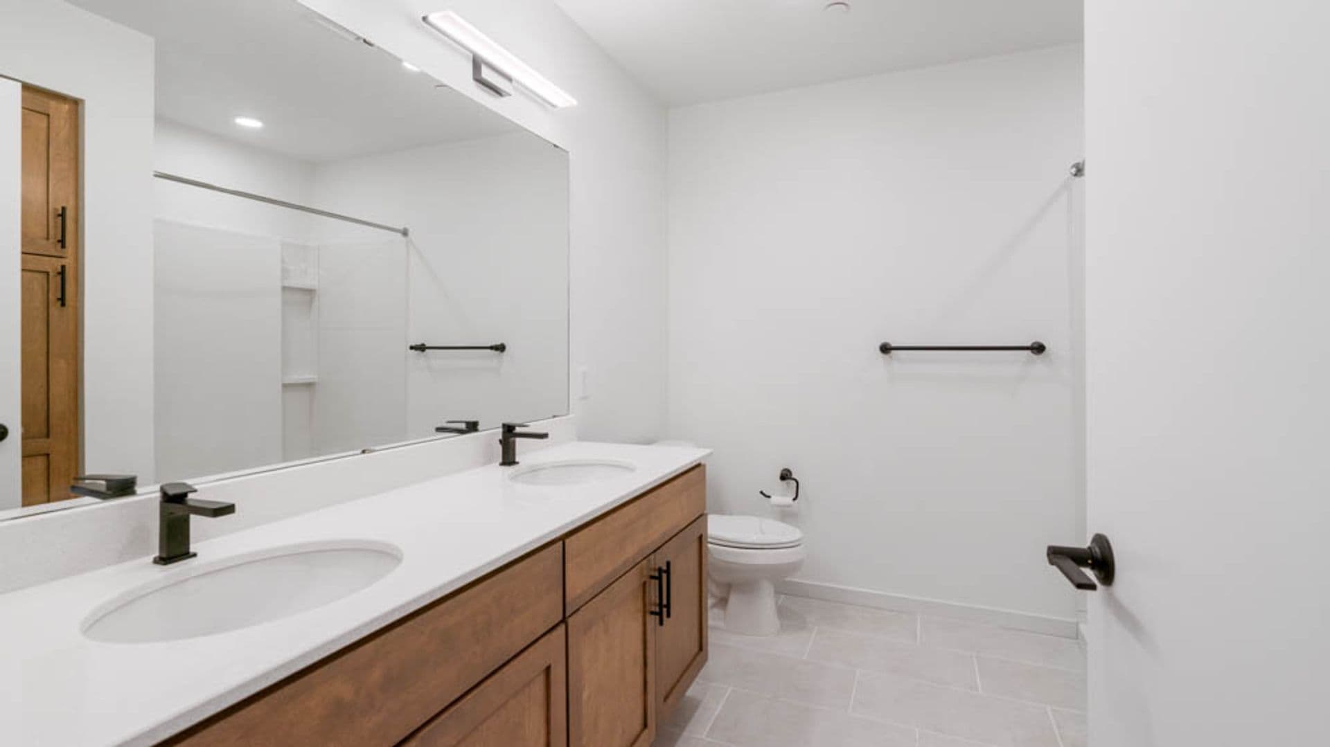 Eau Claire Apartment: 100 N Farwell Street