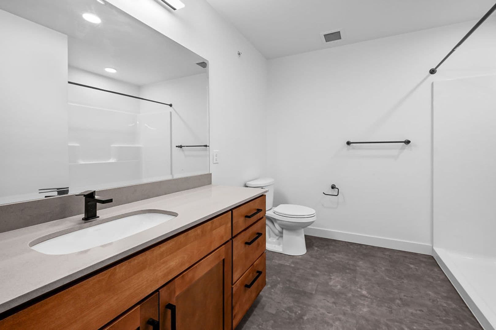 Burlington Apartment: 424 North 3rd Street