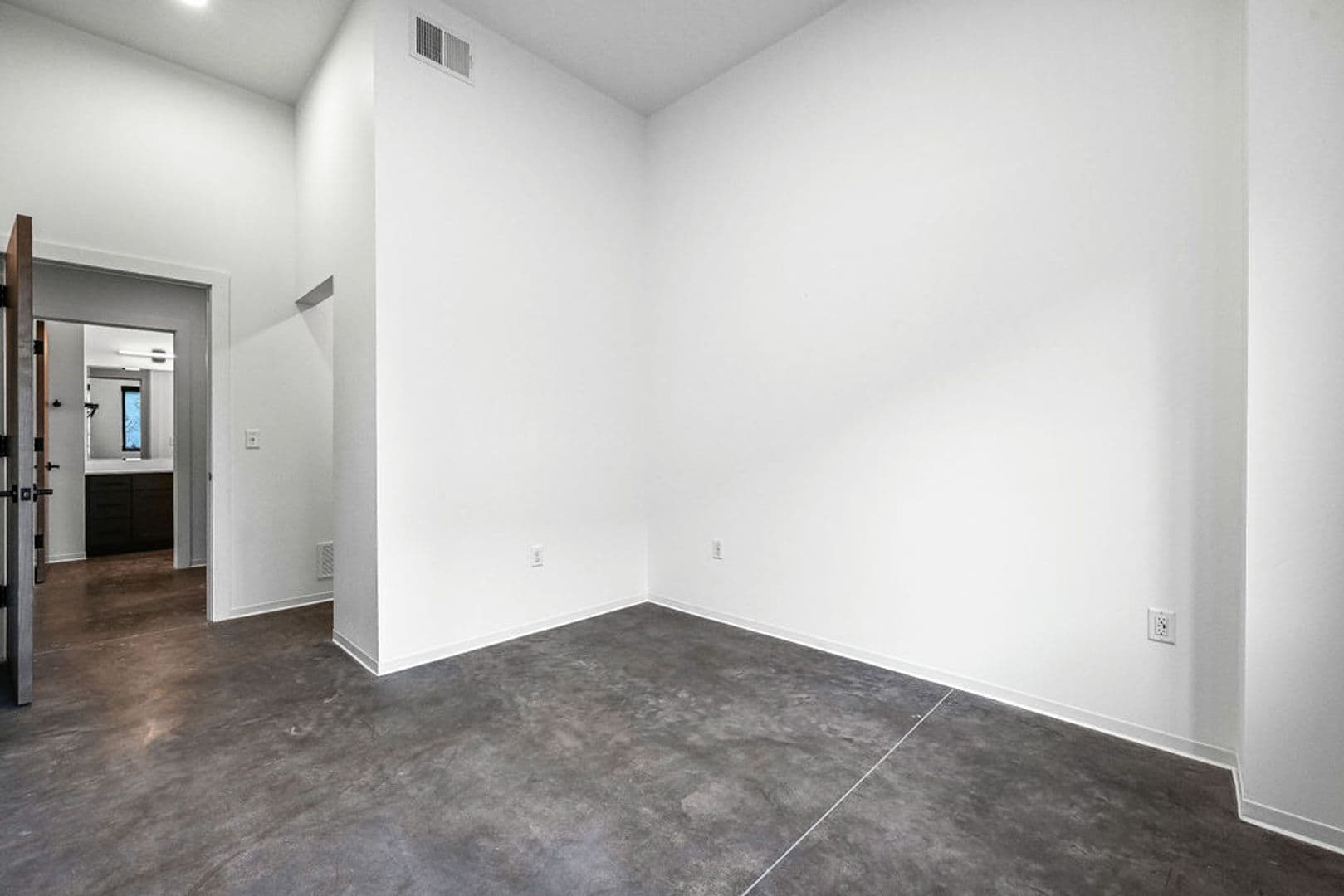 Stevens Point Apartment: 1020 Centerpoint Drive
