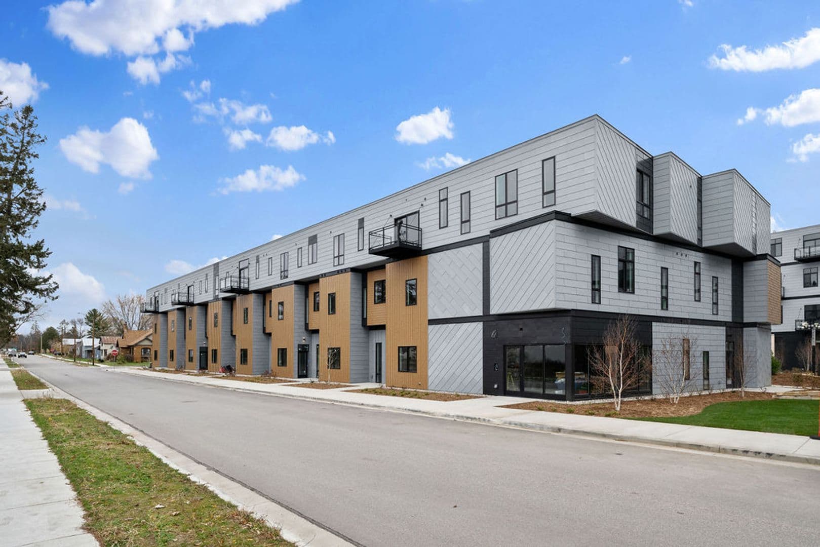 Stevens Point Apartment: 1020 Centerpoint Drive
