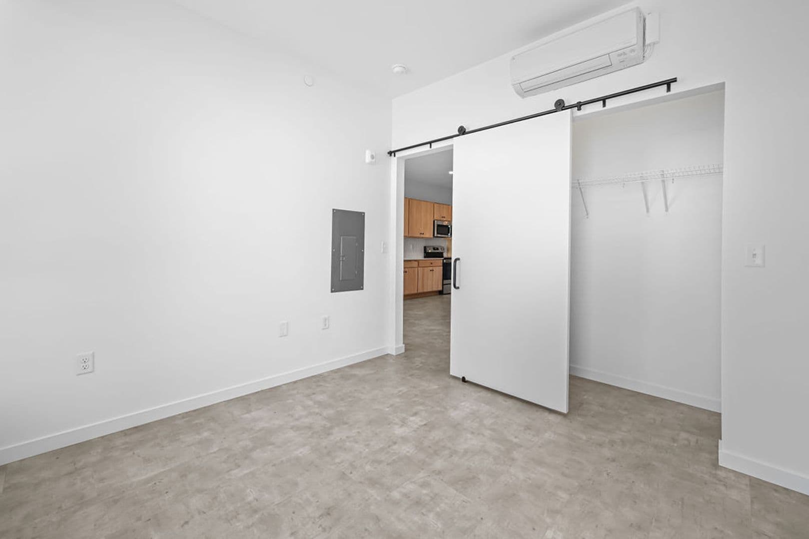 Ashwaubenon Apartment: 686 Mike McCarthy Way