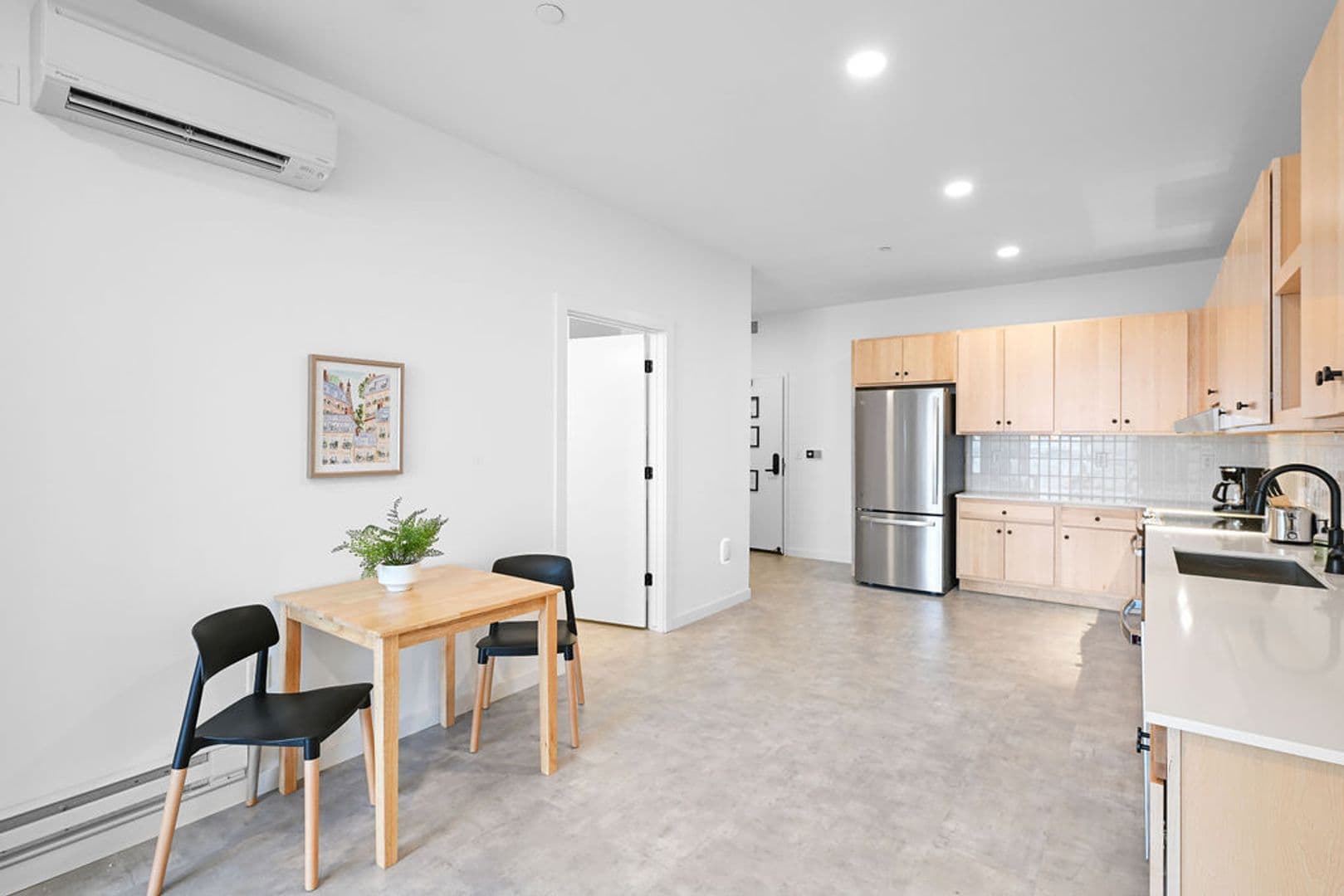 Ashwaubenon Apartment: 686 Mike McCarthy Way