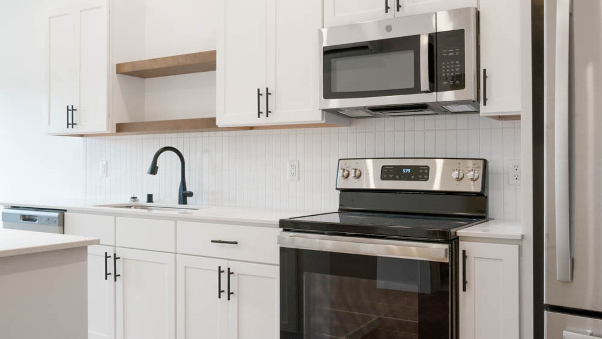 Eau Claire Apartment: 100 N Farwell Street