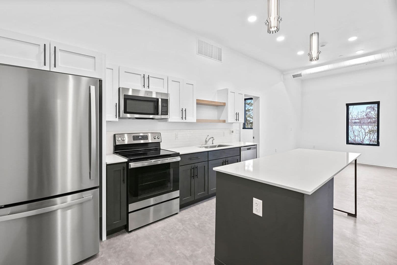 Stevens Point Apartment: 1020 Centerpoint Drive