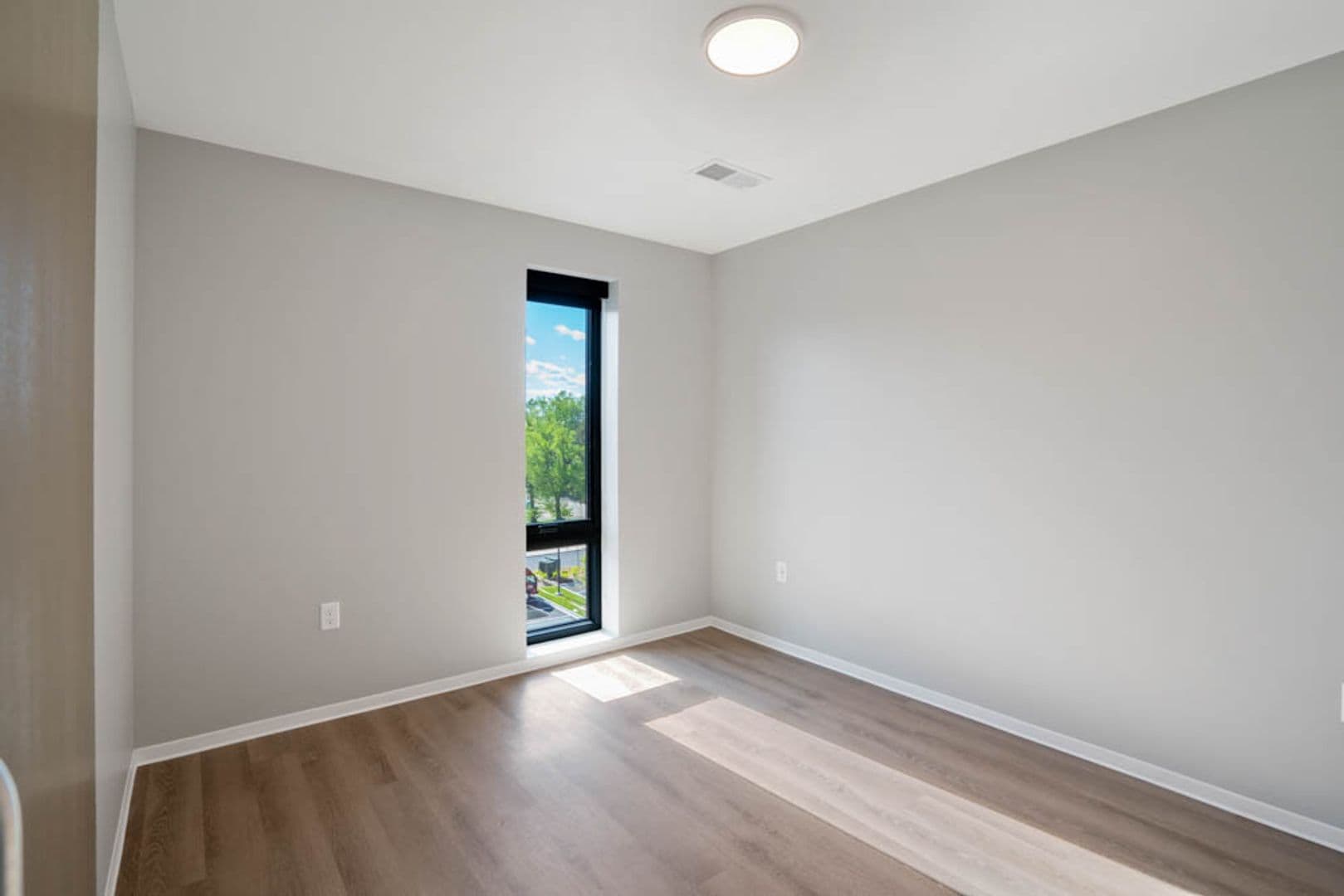 Stevens Point Apartment: 1020 Centerpoint Drive