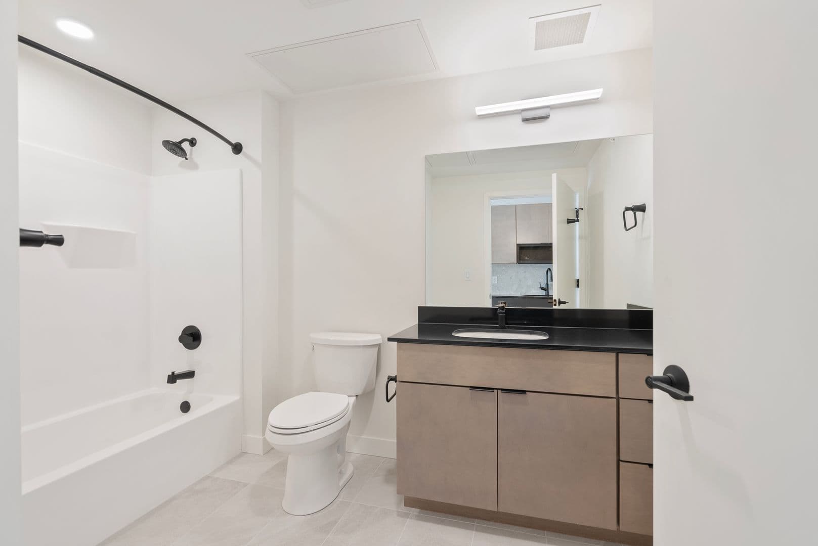 Oshkosh Apartment: 417 Marion Road