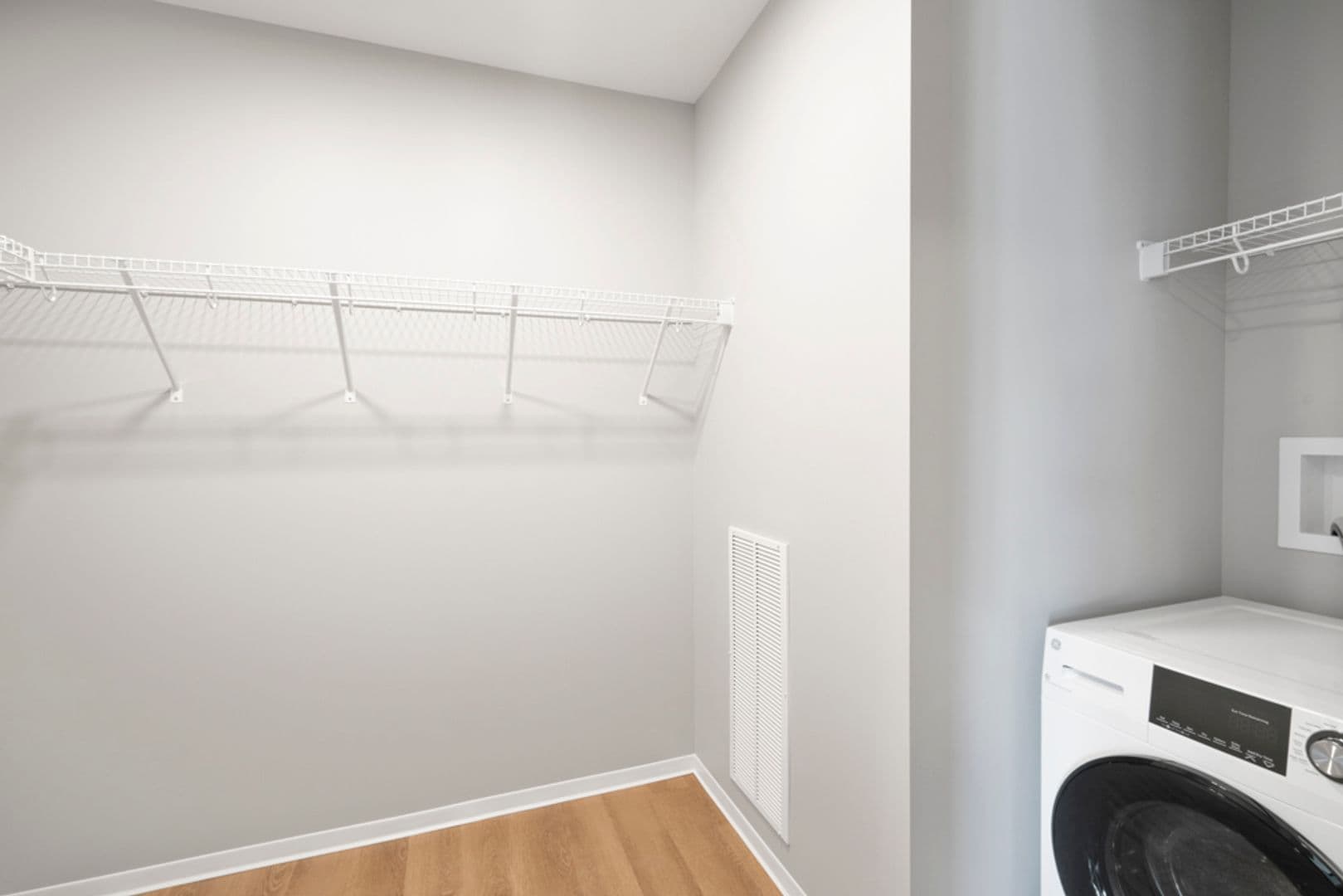 Stevens Point Apartment: 1020 Centerpoint Drive