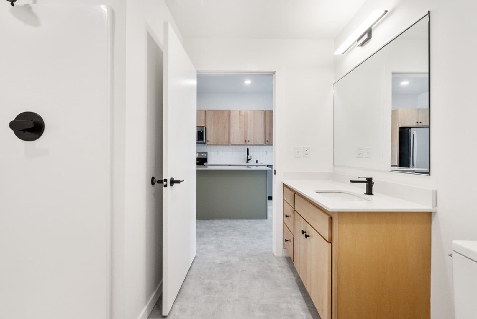 Ashwaubenon Apartment: 686 Mike McCarthy Way