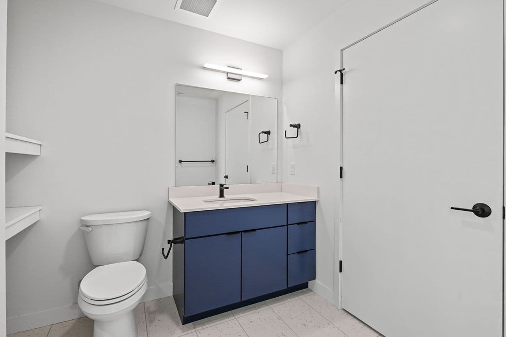 Oshkosh Apartment: 417 Marion Road
