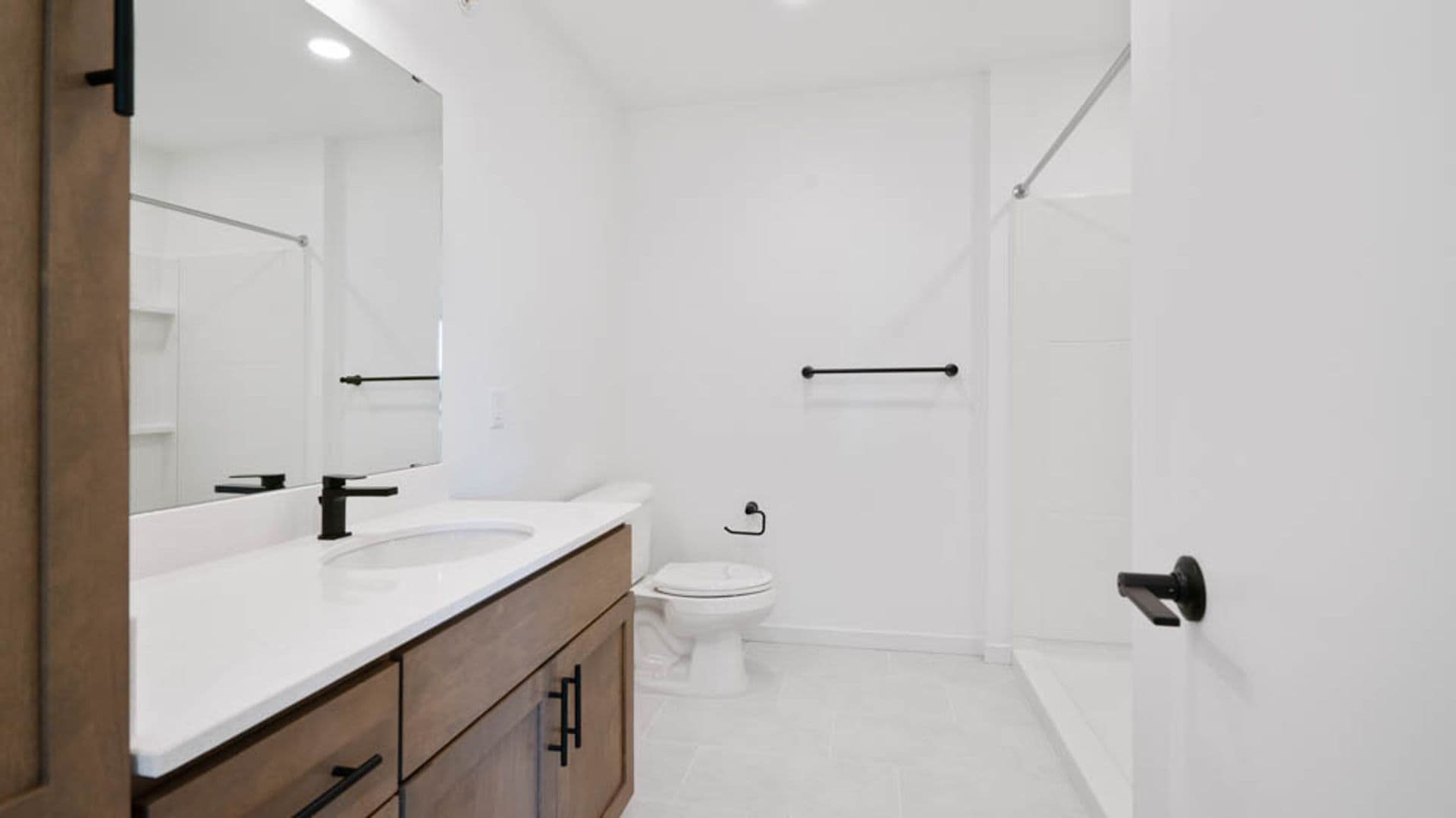 Eau Claire Apartment: 100 N Farwell Street