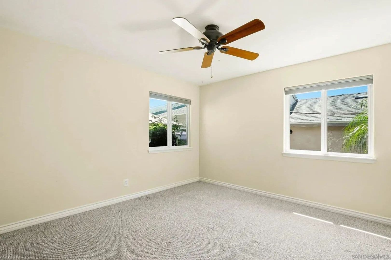 San Diego House: 3634 Crown Point Drive