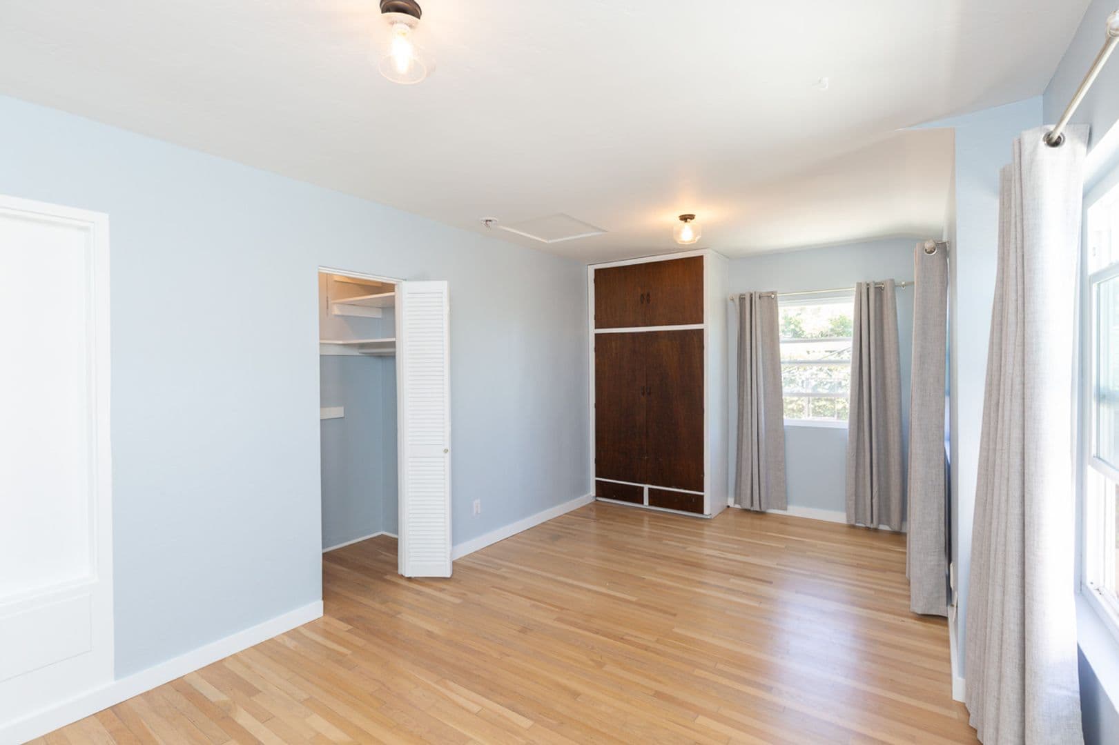 San Diego House: 4557 Saratoga Avenue