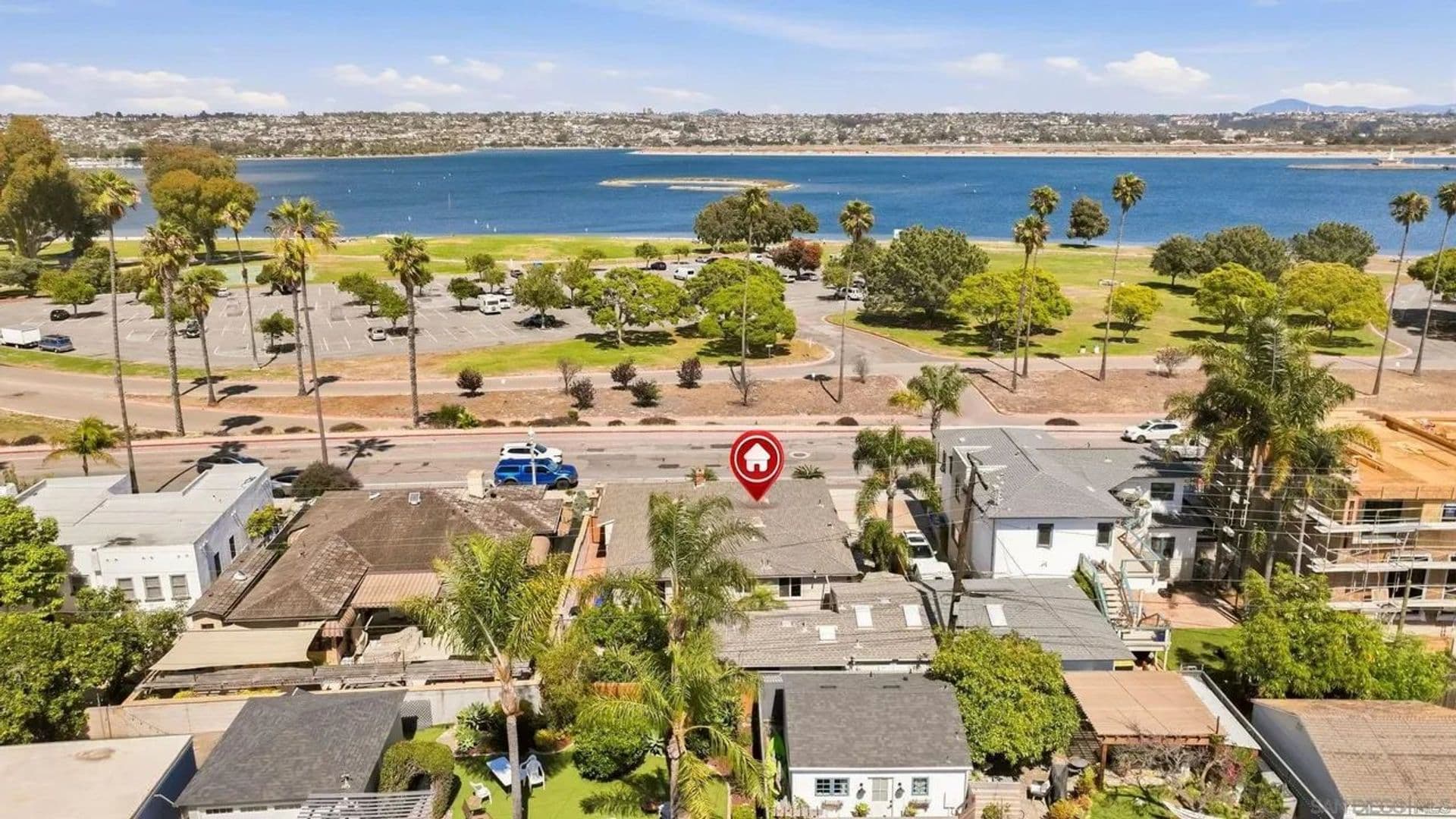 San Diego House: 3634 Crown Point Drive