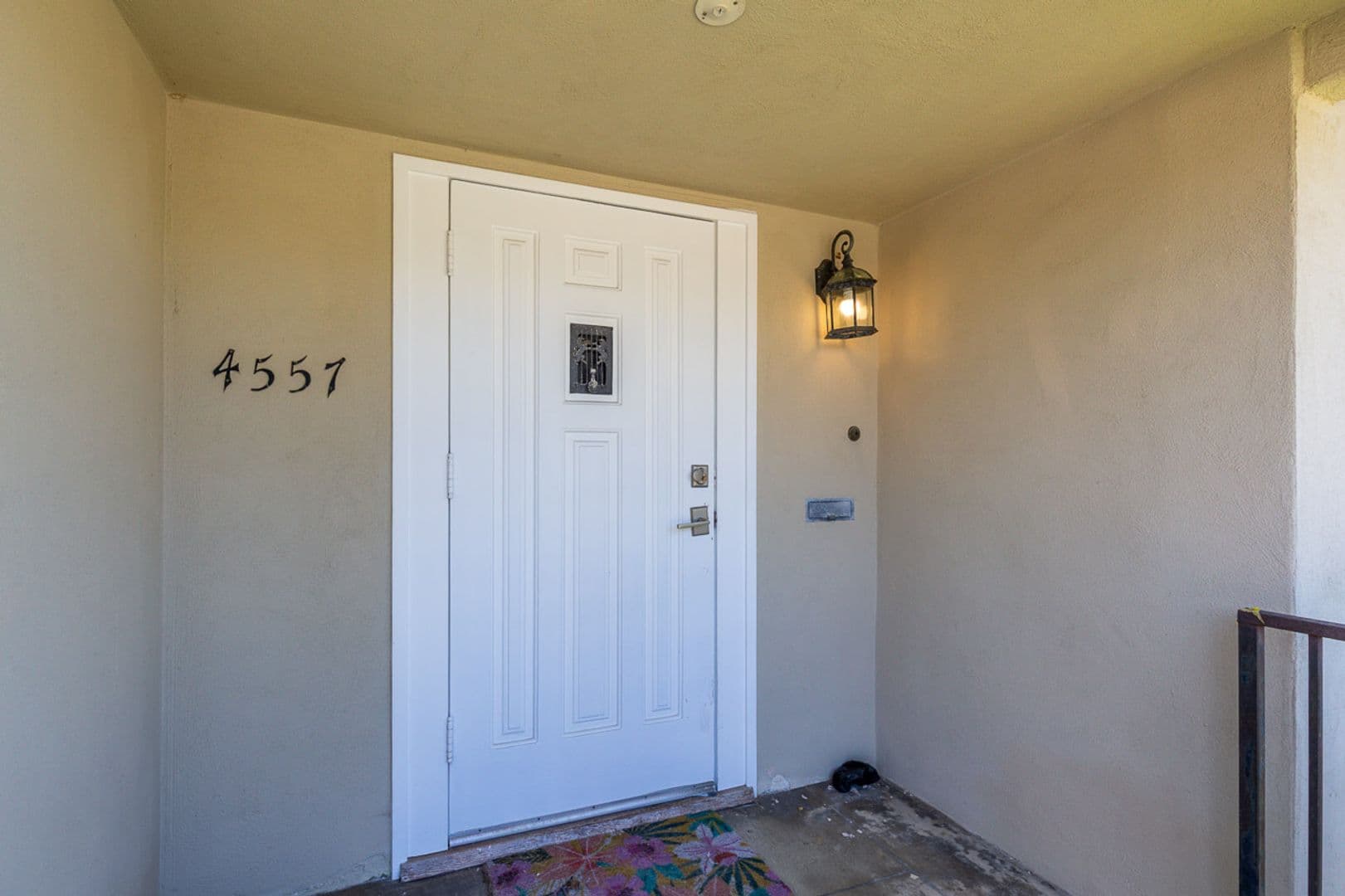 San Diego House: 4557 Saratoga Avenue